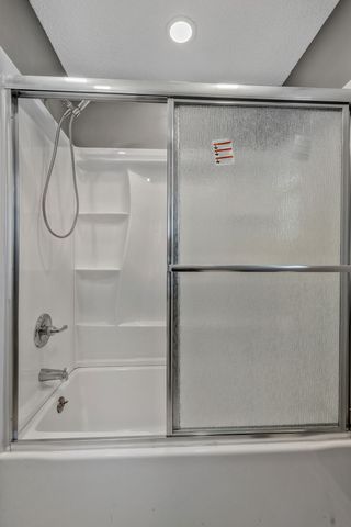 5144 Roxborough Dr, Hermitage, TN 37076