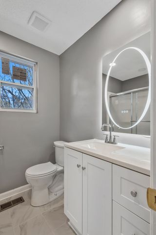 5144 Roxborough Dr, Hermitage, TN 37076