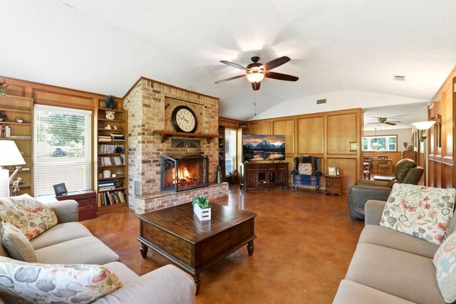 280 Mcgehee Road, Willis, TX 77378