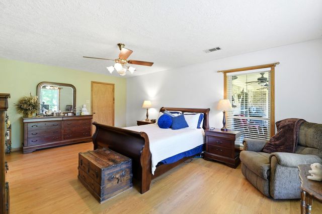 280 Mcgehee Road, Willis, TX 77378