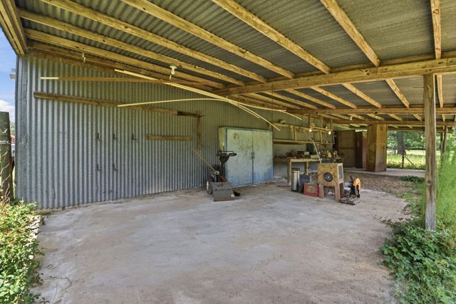 280 Mcgehee Road, Willis, TX 77378