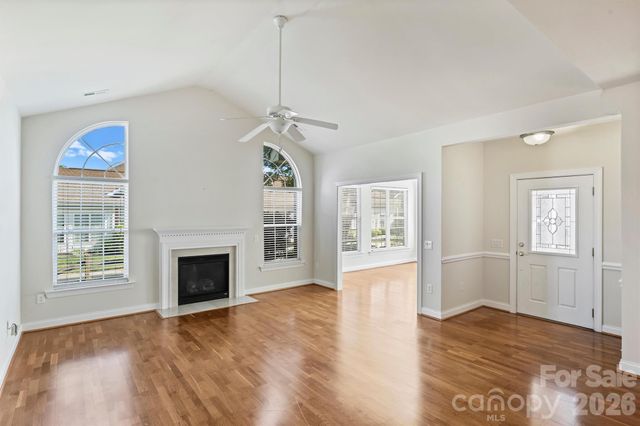 2015 Woodburn Terrace, Matthews, NC 28105
