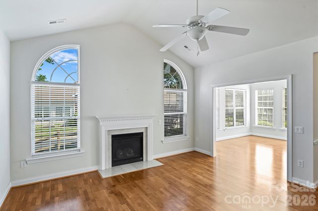 2015 Woodburn Terrace, Matthews, NC 28105