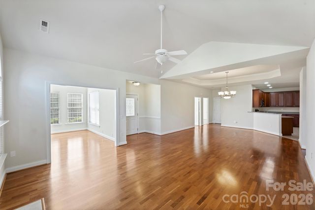 2015 Woodburn Terrace, Matthews, NC 28105