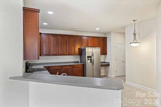 2015 Woodburn Terrace, Matthews, NC 28105