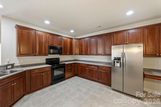 2015 Woodburn Terrace, Matthews, NC 28105