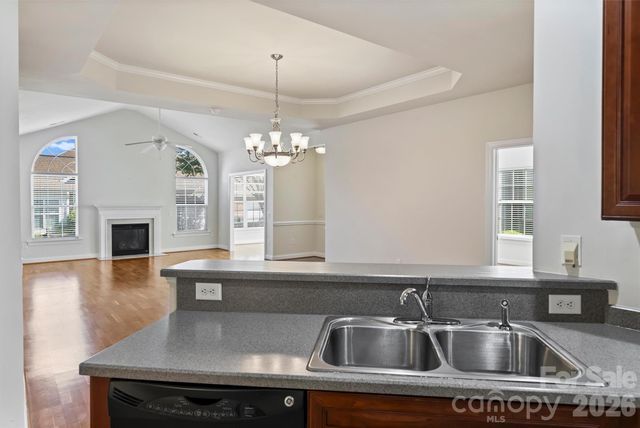 2015 Woodburn Terrace, Matthews, NC 28105