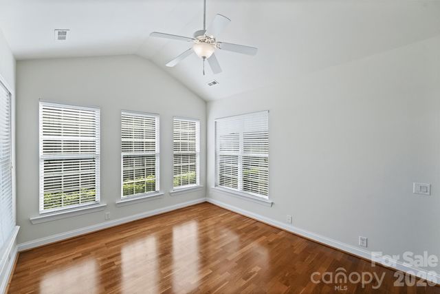 2015 Woodburn Terrace, Matthews, NC 28105