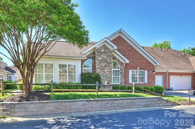 2015 Woodburn Terrace, Matthews, NC 28105