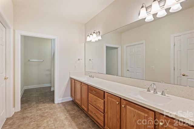 2015 Woodburn Terrace, Matthews, NC 28105