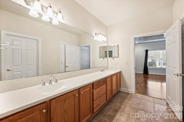 2015 Woodburn Terrace, Matthews, NC 28105