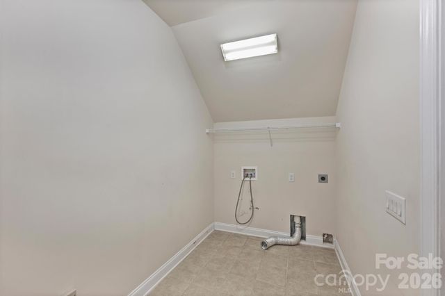 2015 Woodburn Terrace, Matthews, NC 28105