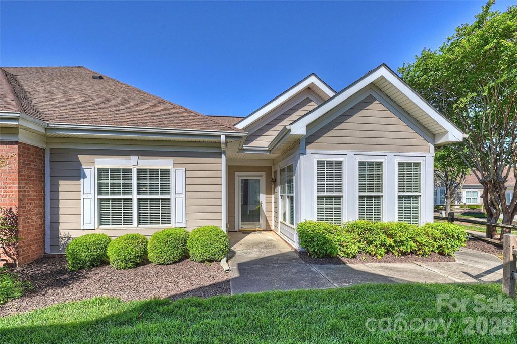 2015 Woodburn Terrace, Matthews, NC 28105