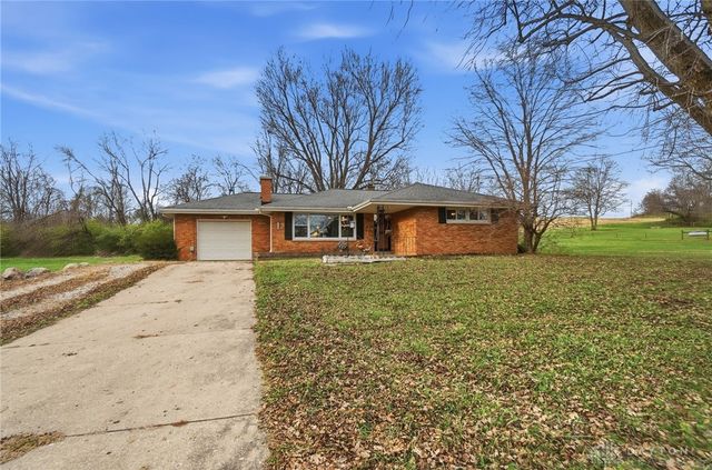 2113 Hilltop Road, Xenia, OH 45385
