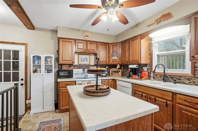 2113 Hilltop Road, Xenia, OH 45385