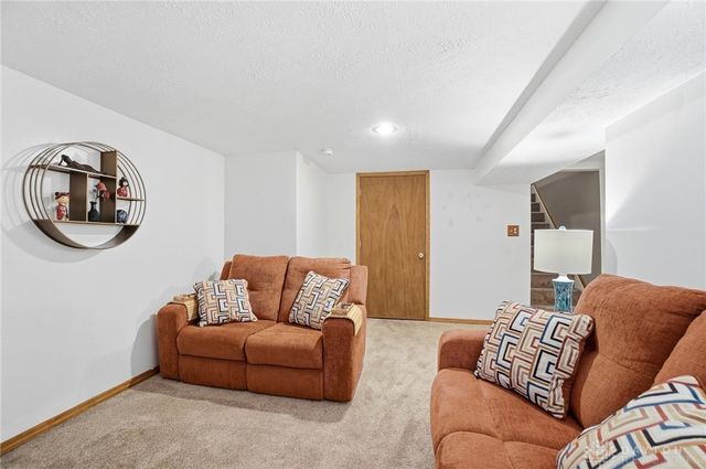 2113 Hilltop Road, Xenia, OH 45385