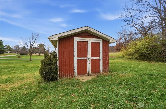 2113 Hilltop Road, Xenia, OH 45385