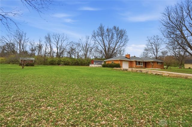 2113 Hilltop Road, Xenia, OH 45385