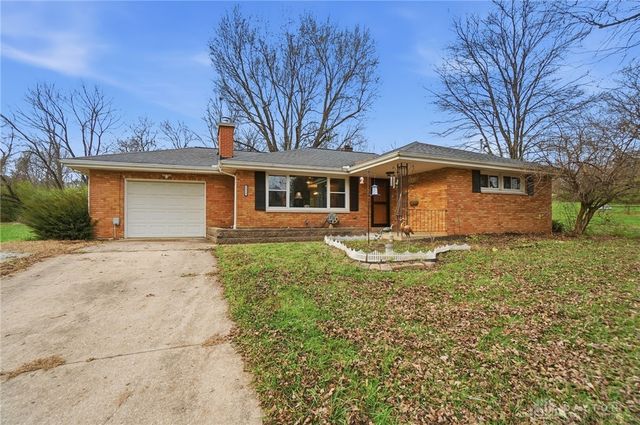 2113 Hilltop Road, Xenia, OH 45385