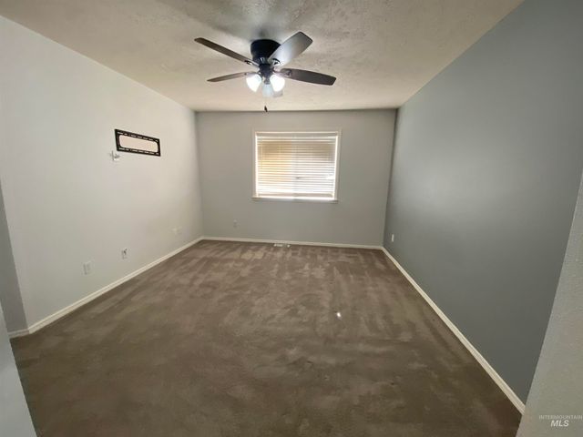 1280 Tara Ct, Mountain Home, ID 83647