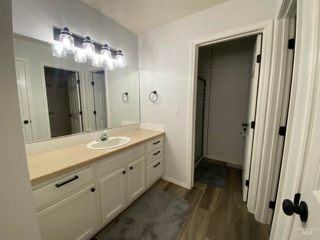 1280 Tara Ct, Mountain Home, ID 83647
