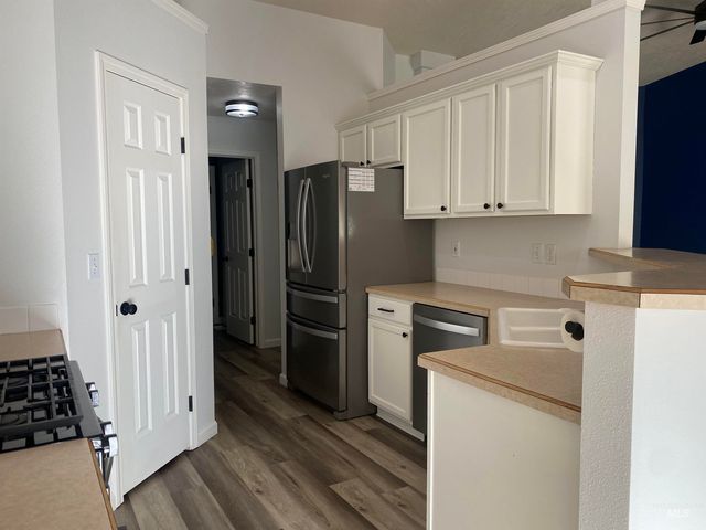 1280 Tara Ct, Mountain Home, ID 83647