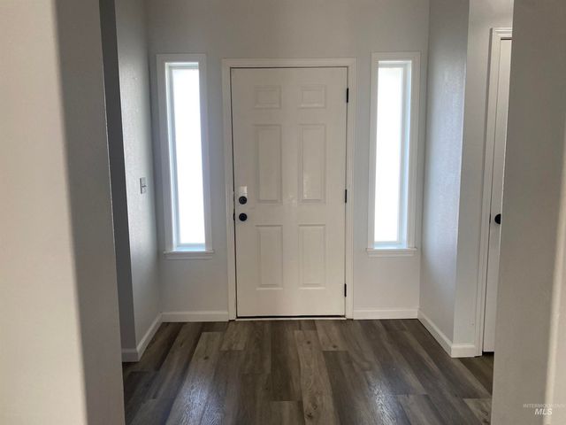 1280 Tara Ct, Mountain Home, ID 83647
