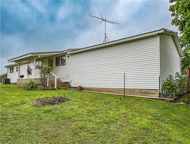 1095 Highway 235, Yellville, AR 72687