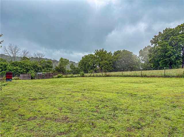 1095 Highway 235, Yellville, AR 72687