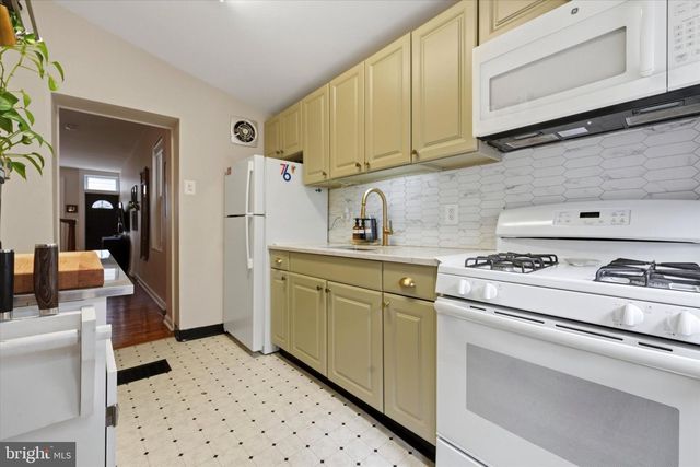 1233 E COLONA ST, Philadelphia, PA 19125