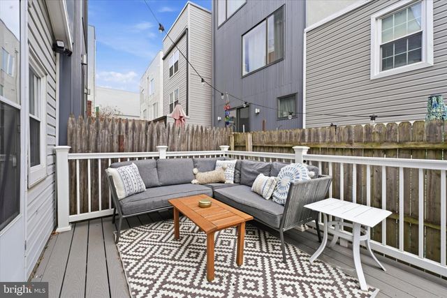 1233 E COLONA ST, Philadelphia, PA 19125