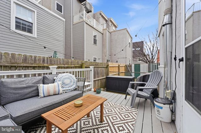 1233 E COLONA ST, Philadelphia, PA 19125