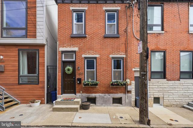 1233 E COLONA ST, Philadelphia, PA 19125