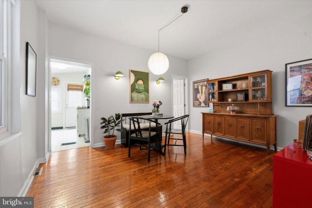 1233 E COLONA ST, Philadelphia, PA 19125