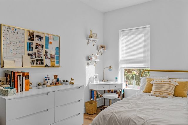 211 W 9th St, Boston, MA 02127