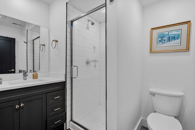 211 W 9th St, Boston, MA 02127