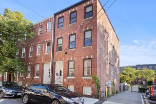 211 W 9th St, Boston, MA 02127