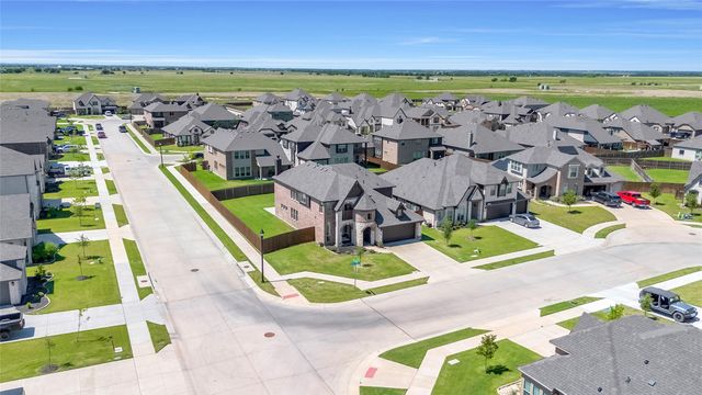 303 Hidden Cove Drive, Ponder, TX 76259