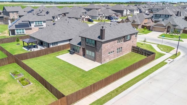 303 Hidden Cove Drive, Ponder, TX 76259