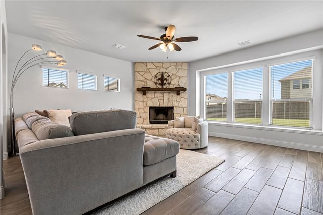 303 Hidden Cove Drive, Ponder, TX 76259