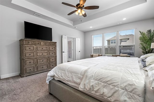 303 Hidden Cove Drive, Ponder, TX 76259