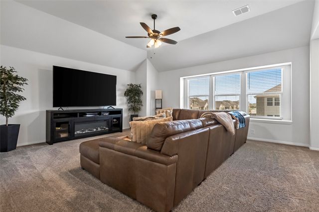 303 Hidden Cove Drive, Ponder, TX 76259