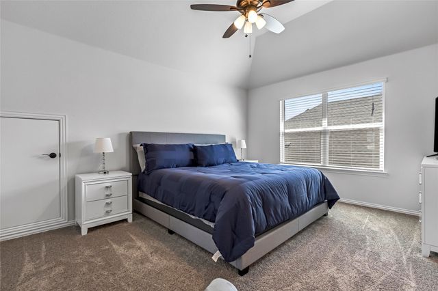 303 Hidden Cove Drive, Ponder, TX 76259