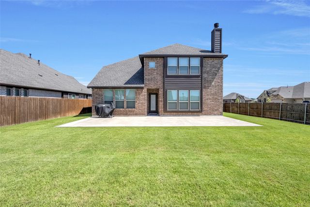 303 Hidden Cove Drive, Ponder, TX 76259