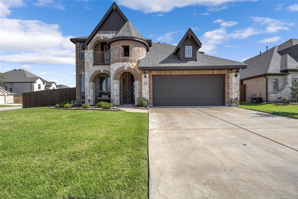303 Hidden Cove Drive, Ponder, TX 76259