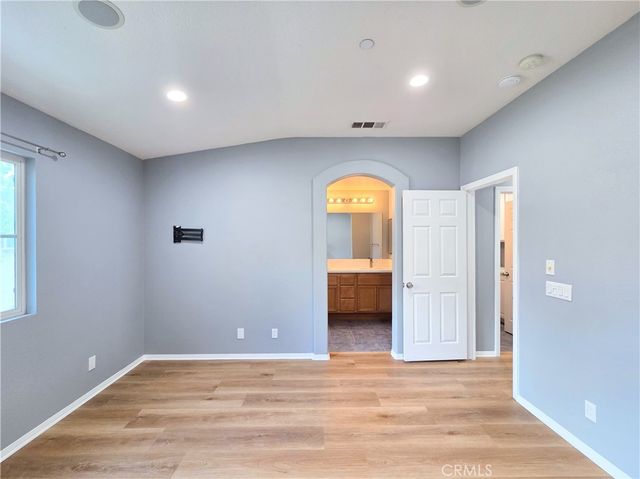 76 New Season, Irvine, CA 92602