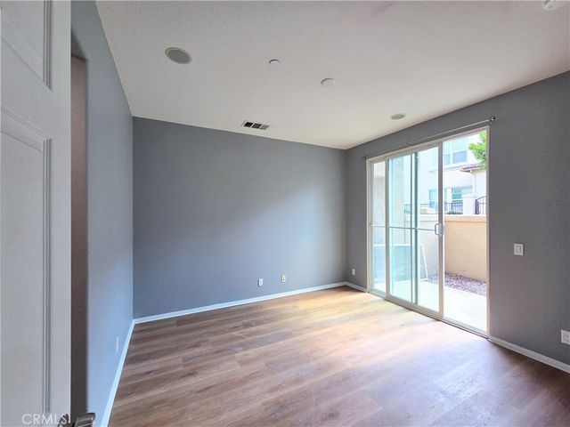 76 New Season, Irvine, CA 92602