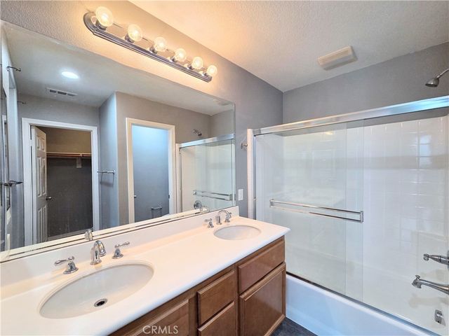 76 New Season, Irvine, CA 92602