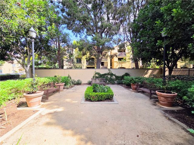 76 New Season, Irvine, CA 92602