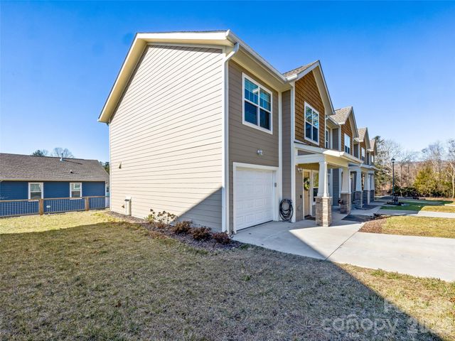 1214 Pauline Trail Drive, Arden, NC 28704